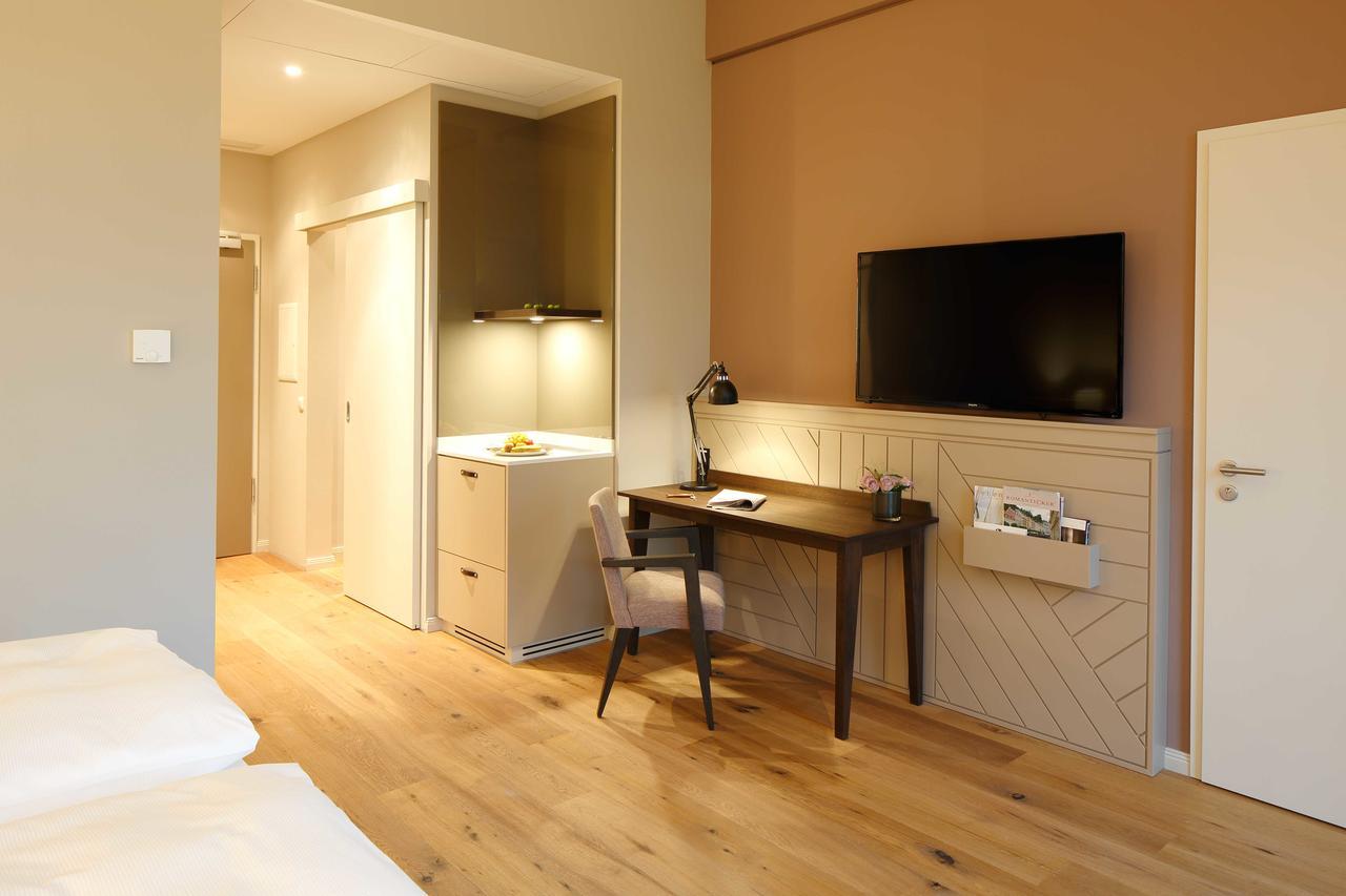 Deluxe Double Room,1183300801:JPEG